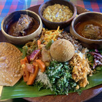 シナモンガーデン - カレー3種 おもてなしプレート