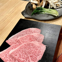 肉割烹 五平 - 火の物　和牛と松茸のすき焼き