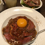 武蔵小杉ガーデンファーム - 破格のローストビーフ丼¥550ハモンセラーノサイドサラダ¥330