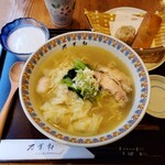 万葉軒 ワンタン麺&香港飲茶Dining - 