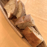 ブラカリイタリア料理店 - C手打ちパスタコース「自家製パン」