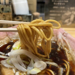 ラーメン大戦争 -  小魚醤油ラーメン(自由) 860円