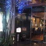 おにく 花柳 - オシャレな外観