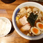 麺屋 悠 - ミックスワンタンメン（醤油）とサービスライス
