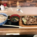 お食事処 ひぐらし - カルビ焼肉定食¥900 ご飯大盛¥100