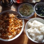 Honkon Yatai Ichiba - マーボ豆腐定食。