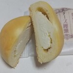 富士菓匠 金多留満 - チーズ饅頭