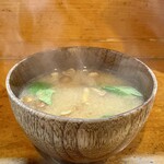 Hisamoto - なめこと豆腐に三つ葉のお味噌汁