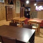 グリーンフィンガーズ - 店内（テーブル席、ソファー席）