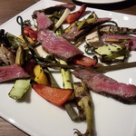 山梨レストラン メリメロ - ワインビーフのローストと野菜のグリル