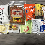 あられちゃん家 - 購入品。チョコもある。