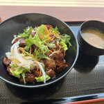 道の駅 但馬のまほろば フードコート - 豚バラ軟骨トロトロ丼です