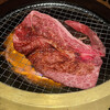 ishigakigyuusemmontenyakinikukinjou - 1番最初に焼いたお肉。美しすぎる、、、！！
