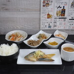 335kitchen OHANA - お魚定食(サバの味噌煮)