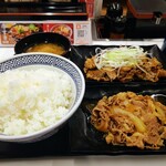 Yoshinoya - 牛皿・牛カルビ定食877円 御飯大盛無料