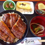 炭火焼うなぎ 東山物産 - 