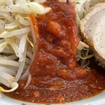 ラーメン もっけだの - 2022.11限定『塩トマトラーメンニンニク野菜マシマシ』のトマトソース