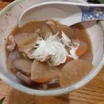 居酒屋ちょうちん - やさいとモツの煮込み