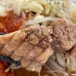 ラーメン もっけだの - 2022.11限定『塩トマトラーメンニンニク野菜マシマシ』の豚