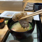 Uo toku - 味噌汁に鯛のアラ