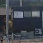 モフモフ - すこし行ったT字路を右にまがると、お店のロゴのねこさん！