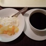 Resutoran Funachaya - ヨーグルトとフルーツ、コーヒー