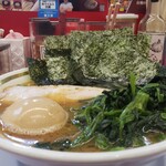 家系ラーメン 王道家直伝 との丸家 - 