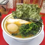 家系ラーメン 王道家直伝 との丸家 - 