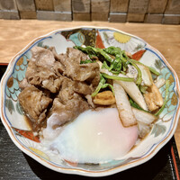 北新地 つきしろ - 黒毛和牛の肩バラ肉のすき焼き 温泉たまご付き
