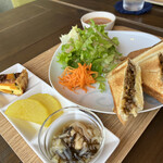 blanche cafe - 