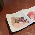 酒肴場 屯 - 海鮮丼付属のお刺身（サワラ、マダイ、マナガツオ）