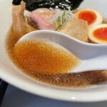 酒肴場 屯 - 煮干しの旨味がギュッと凝縮されたスープ