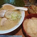 田じまや - ミニとろろ丼とラーメンのセット