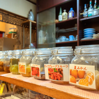 自家製果実酒が自慢♪お酒好きな店主厳選の地酒やウィスキーも◎