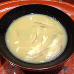 草喰 なかひがし - お椀：月と雲に見立てた白味噌汁
