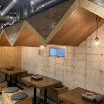 隣のロッヂ - 山小屋風テーブル席