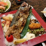 Oushuu Robata Sendai Ekitenkai - チョイ飲み伊達セットの金華サバの炙り、笹かま、ミニ三角油揚げ、牡蠣フライ、牛タン入りつくね