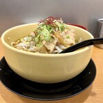 味噌ラーメン百庵 西新宿店 - みそラーメン（880円）＋生卵2個（100円）＋半ライス（100円）