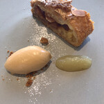 レオーニ - アップルパイとキャラメルアイス