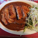 洋食ビストロ 福壱軒 - サラダののったカツカレーライス