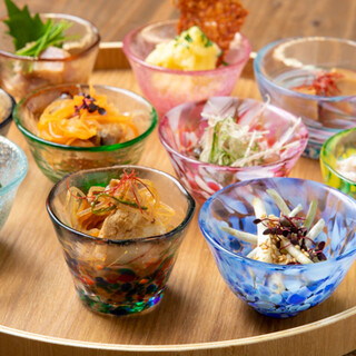 Assortments that allow you to enjoy a variety of things are popular! Seasonal Obanzai that changes every day