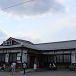 うなぎの初音・・店内外に順番待つ人が・・