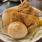 焼鳥・もつ焼 串焼き神社 - 出汁の染みた熱々おでん