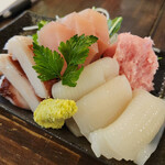 焼鳥・もつ焼 串焼き神社 - お刺身の盛り合わせ