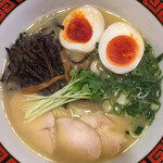 泰斗らーめん - 四天王のうち屋号を冠するのは鶏白湯です