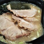 まっこす - チャーシュー丼定食のラーメンにチャーシューをトッピング