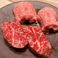 焼肉うしごろ 横浜店 - 究極の黒タン厚切り ・特選ハラミ