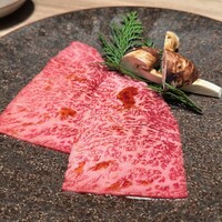 焼肉うしごろ 横浜店 - 松茸とザブトンのすき焼き