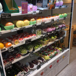 DOUBLE FLAT - もちろんフルーツも沢山売られています