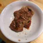 HACHI HACHI - 残りの肉と焼きキムチを交互に食べながら定食を食べ進み